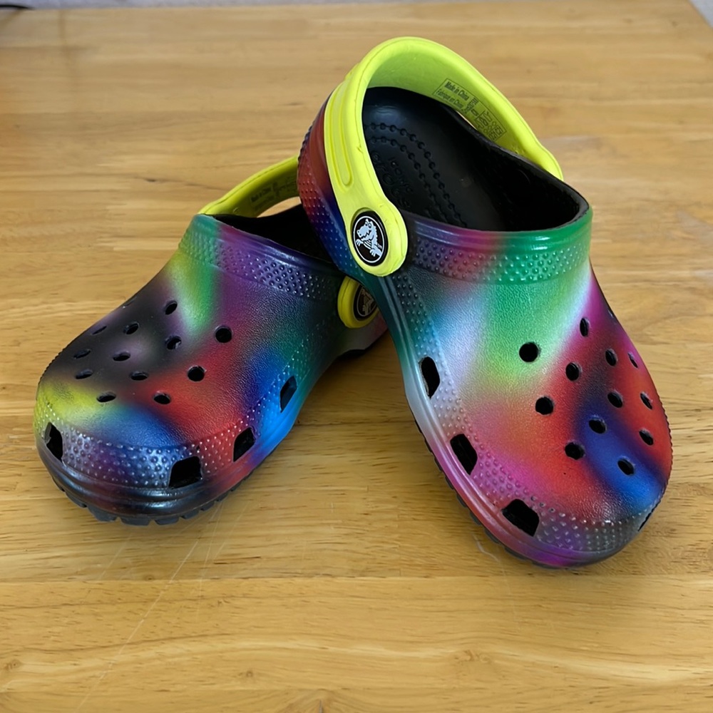 Toddler boy or girl Crocs, marbled clog in size 8